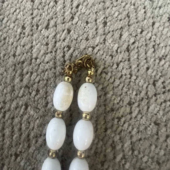Monet Vintage Elegant White Beaded Necklace trend 2026 - Picture 2 of 8